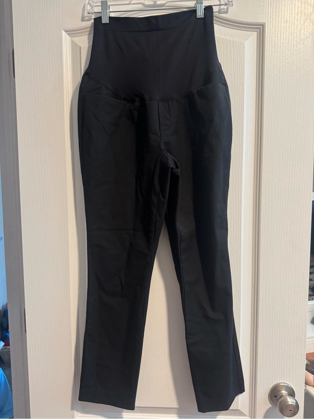 Old Navy Maternity Pixie Pant- Size 8